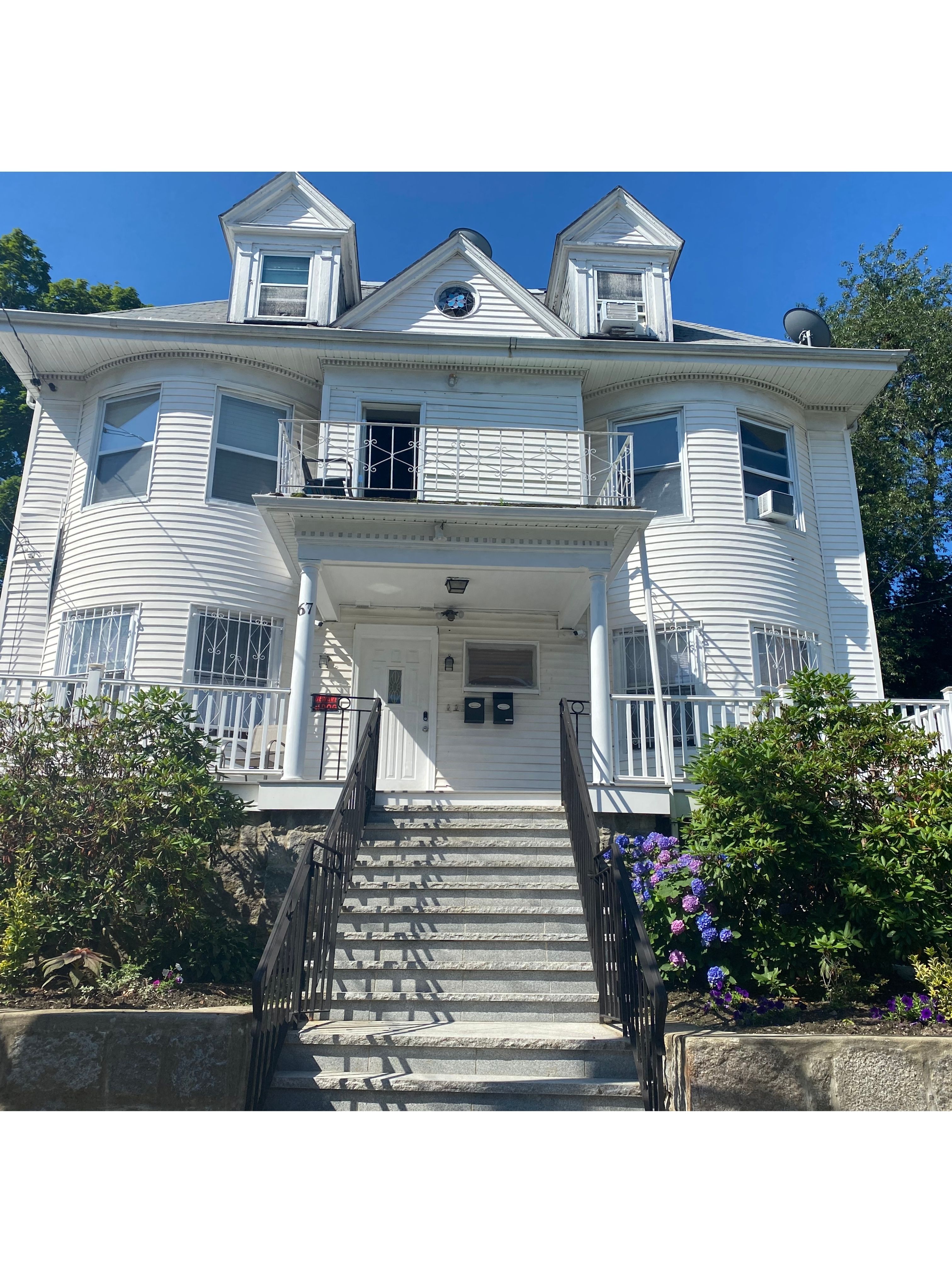 20250716-160521428-8c33-d73e67993854_Front of House.jpg